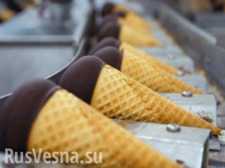 Детям в ДНР начали раздавать мороженое от волонтеров