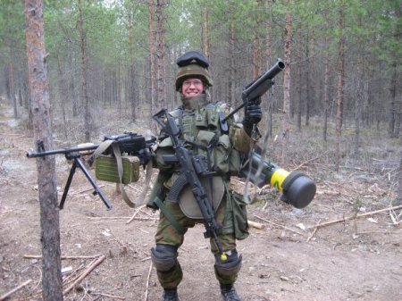 Для отражения агрессии республики Прибалтики хотят разместить у себя военных НАТО, по батальону в каждой
