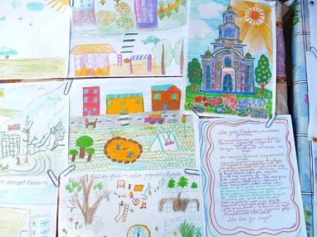 Прошла выставка рисунков детей ДНР в г. Великие Луки