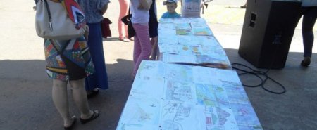 Прошла выставка рисунков детей ДНР в г. Великие Луки