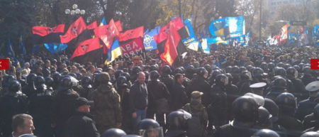 В Киеве снова начинается Майдан, уже установлены палатки