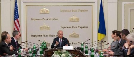 Байден про кредиты для Украины: вот как заживете после Яценюка