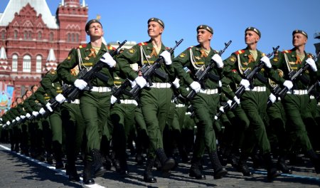 Дмитрий Саблин: Служить в Армии России сейчас — большая честь, молодежь мечтает стать «Вежливыми людьми»