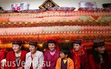 В Таджикистане оправдываются, что не запрещали русские фамилии