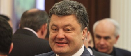 Петю прет: Порошенко требует продолжений санкций, капитуляции ополчения и обещает возвращение Донбасса и Крыма по итогам Минска