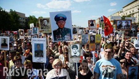 Более 700 тыс человек прошли в «Бессмертном полку» в Москве