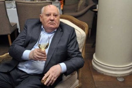 Не рекламировать тебе больше пиццу: Украинские наци пообещали закрыть Горбачёву въезд в Европу