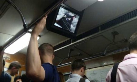 Хакеры снова взломали метро Киева: На мониторах появились коты (ФОТО)