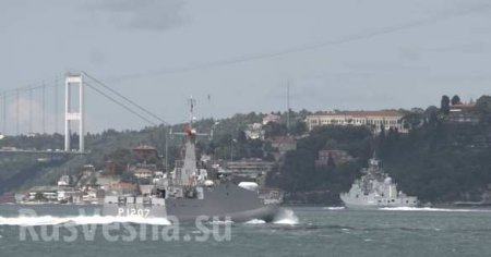 Опубликованы кадры как турецкие военные корабли сопровождают российский фрегат «Александр Григорович» (ФОТО, ВИДЕО)