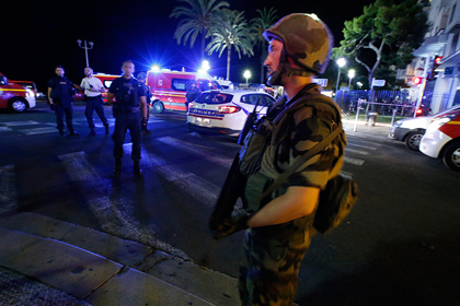 Прокуратура Ниццы сообщила о 60 погибших при теракте