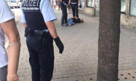 В Германии мигрант напал на прохожих с мачете, есть жертвы