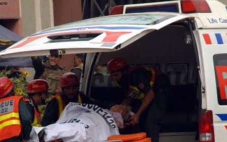 При взрыве в больнице в Пакистане погибли 40 человек