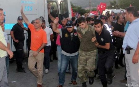 В Турции отстранили 11 тысяч учителей