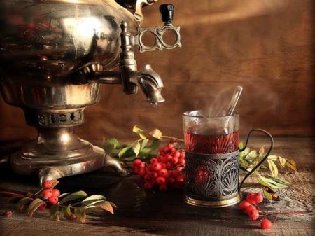 Чай с репрессиями: СМИ узнали о прослушке ФСБ сотрудников СКР при помощи самовара