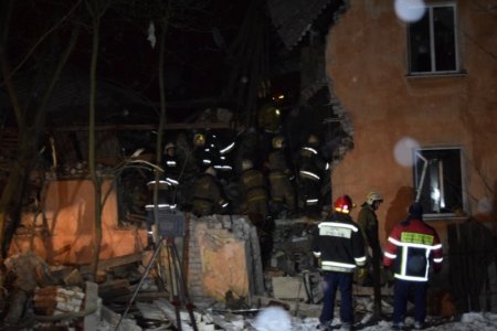 Взрыв газа в Иванове: пятеро погибших, под завалами остаются люди (ФОТО)