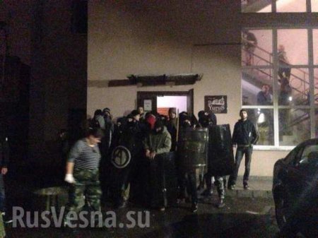Во Львове неонацисты «Правого сектора» напали на леворадикальных активистов (ФОТО, ВИДЕО)