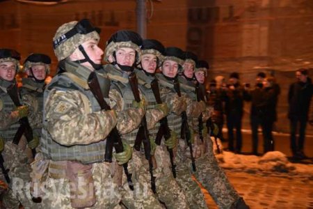 По улицам Львова прошли колонны вооруженных военных (ФОТО)