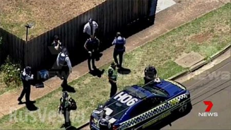Это успех: полиция в Австралии 7 часов держала в осаде пустой дом (ФОТО)
