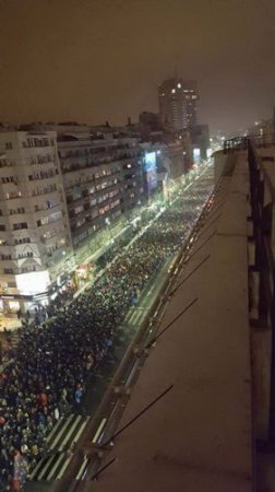 В Румынии вспыхнули многотысячные антиправительственные протесты (ФОТО, ВИДЕО)