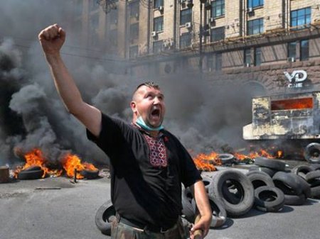 На Майдане сегодня вечером запланировано народное вече относительно блокады торговли с РФ