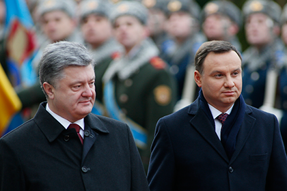 Киев обвинил Россию в звонке Дуде от имени Порошенко