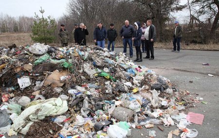 Львовский мусор добрался до Киева (ФОТО)