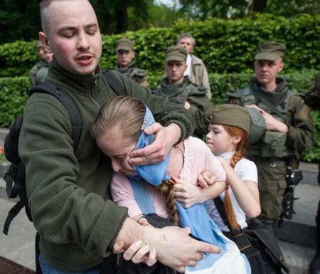 МВД Украины поймало крымчанина, отомстившего нацисту за нападение на женщину с Георгиевской лентой