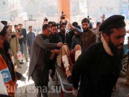 Смотритель храма убил 20 прихожан в Пакистане (ФОТО, ВИДЕО)