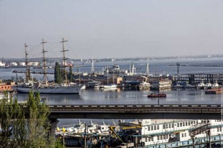 В Одесский порт зашли два корабля ВМС Турции