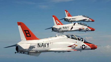 Закрытое небо: почему инструкторы ВМС США боятся выполнять тренировочные полёты