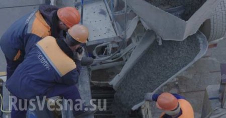 Строители Крымского моста бетонируют важнейшую фарватерную опору (ФОТО)