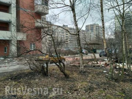 СРОЧНО: В многоэтажке в Петербурге произошел взрыв, — очевидцы (ФОТО, ВИДЕО)