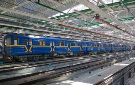 Киевский метрополитен начнет распродавать вагоны для покрытия задолженности