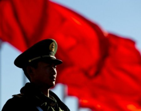 Появилось видео, как Китай перебрасывает ракеты и танки к границе с Северной Кореей