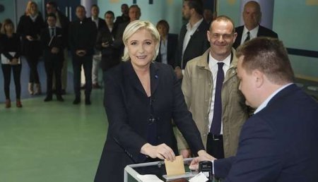 Марин Ле Пен проголосовала на президентских выборах во Франции