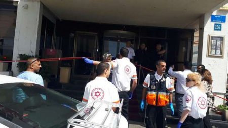 В Тель-Авиве палестинец напал с ножом и ранил четырех прохожих