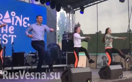 Кличко станцевал для киевлян под песню Бритни Спирз (ВИДЕО)