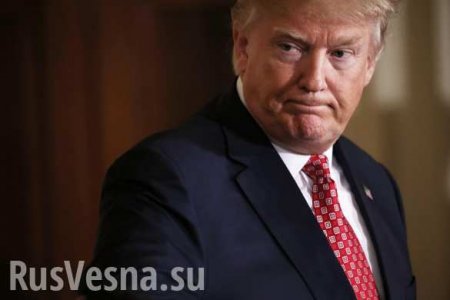 Трамп грубо оттолкнул премьера Черногории на саммите НАТО (ВИДЕО)