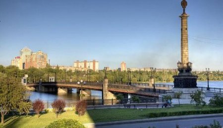Донецк стал городом двух миллионов роз