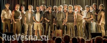 Красная армия всех сильней: мужской хор из Австралии поет русские песни «полные боли и страсти» (ВИДЕО)