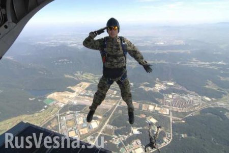 Американский военный погиб из-за нераскрывшегося парашюта (ВИДЕО)