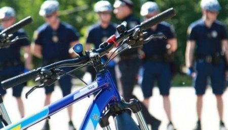 В Кривом Роге полицейских посадили на велосипеды (ФОТО, ВИДЕО)