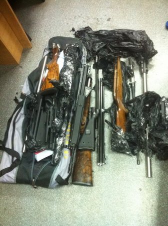 На вокзале в Киеве задержали мужчину с сумкой оружия на продажу