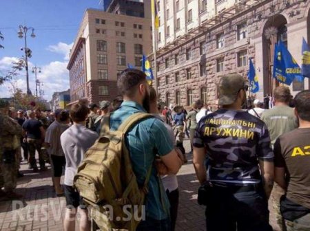 Неонацисты стали властью: боевики добробатов заставили депутатов принять закон об их статусе (ФОТО)