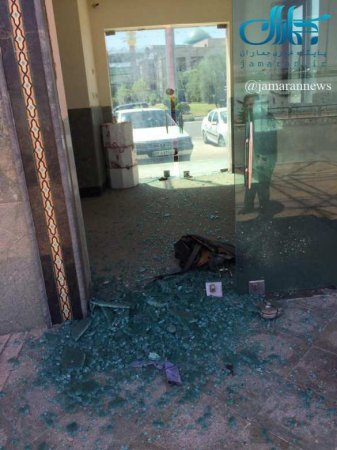МОЛНИЯ: В мавзолее имама Хомейни в Иране подорвался смертник (+ФОТО)