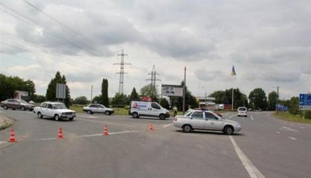 В украинской полиции опровергли сообщения СМИ о якобы сбитом кортежем Порошенко мотоциклисте