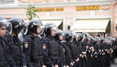 СК по Петербургу возбудил уголовное дело после нападения на полицейского на несанкционированной акции