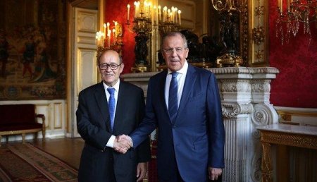 Переговоры глав МИД России и Франции начались в Париже