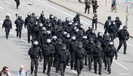 В Гамбург дополнительно направили около тысячи полицейских