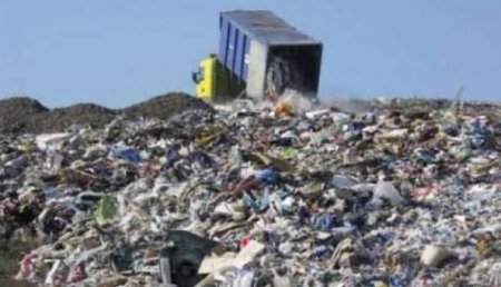 Новый позор Львова: тайный вывоз ста тонн мусора в соседнюю область